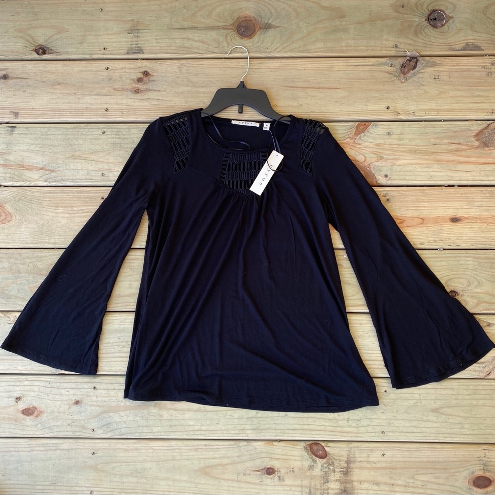 BNWT Women’s Long Sleeve Black Top Medium Cyrus